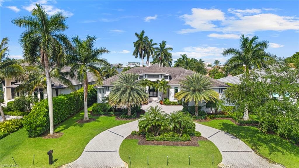3123 Crayton RD NAPLES, FL 34103