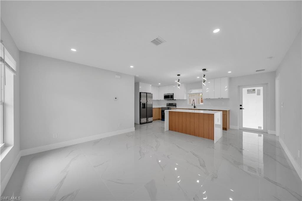 728 Glacier AVE LEHIGH ACRES, FL 33974