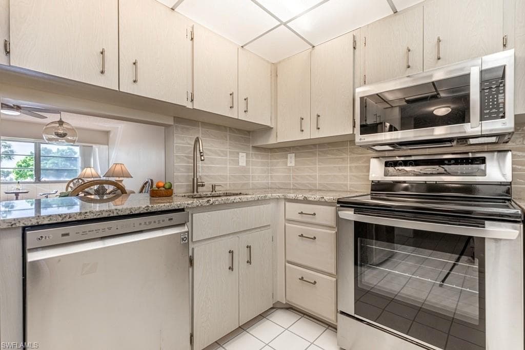 1828 Pine Valley DR 201 FORT MYERS, FL 33907