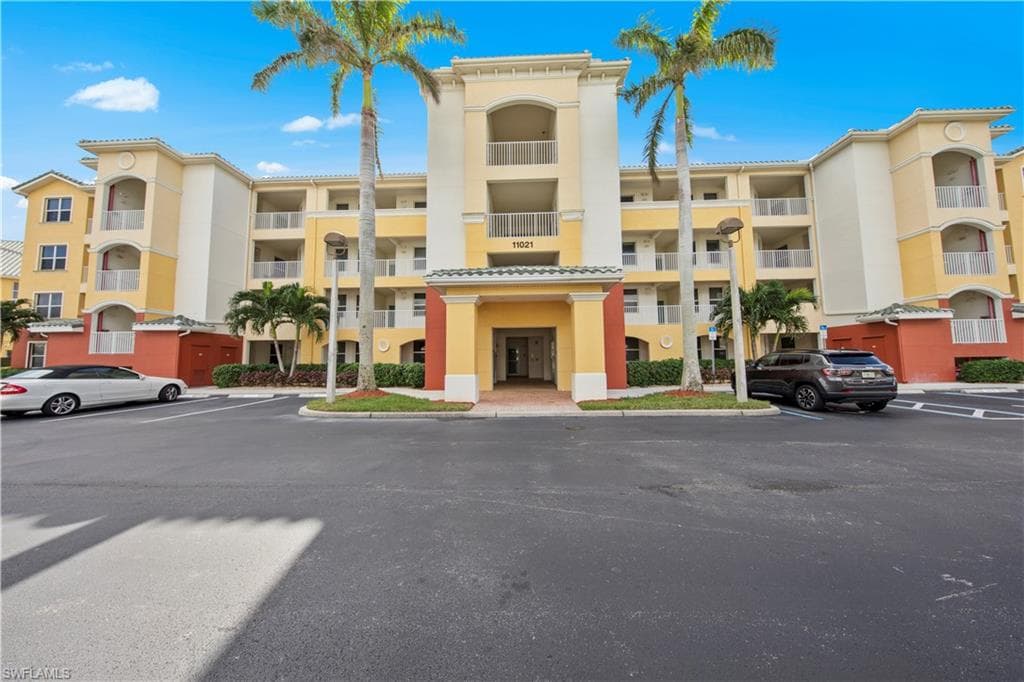 11041 Gulf Reflections DR 305 FORT MYERS, FL 33908