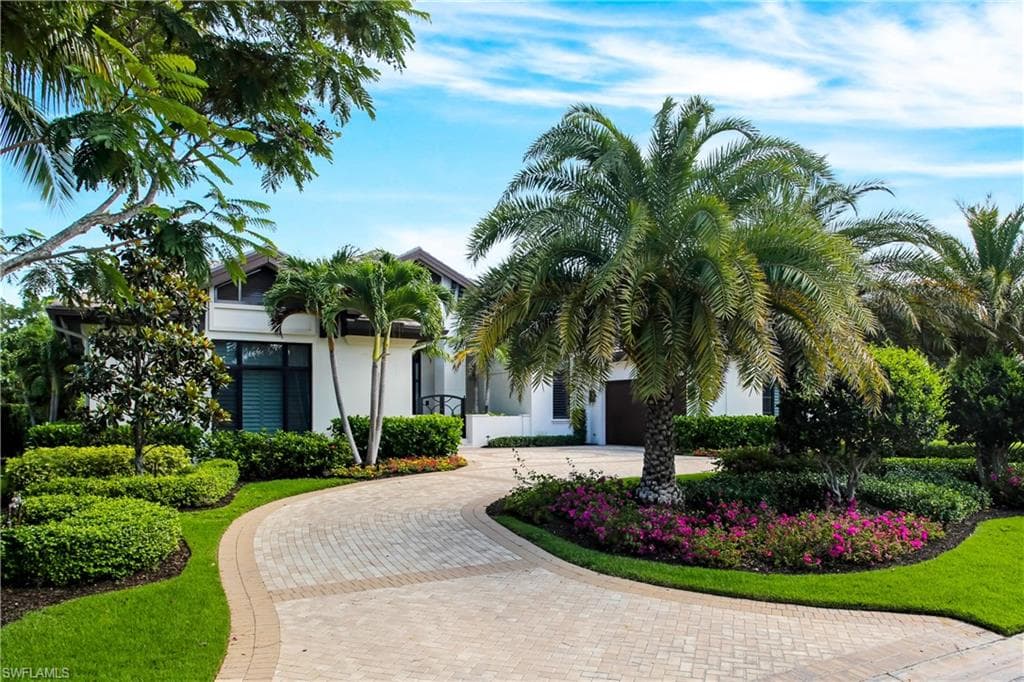 595 Regatta RD NAPLES, FL 34103