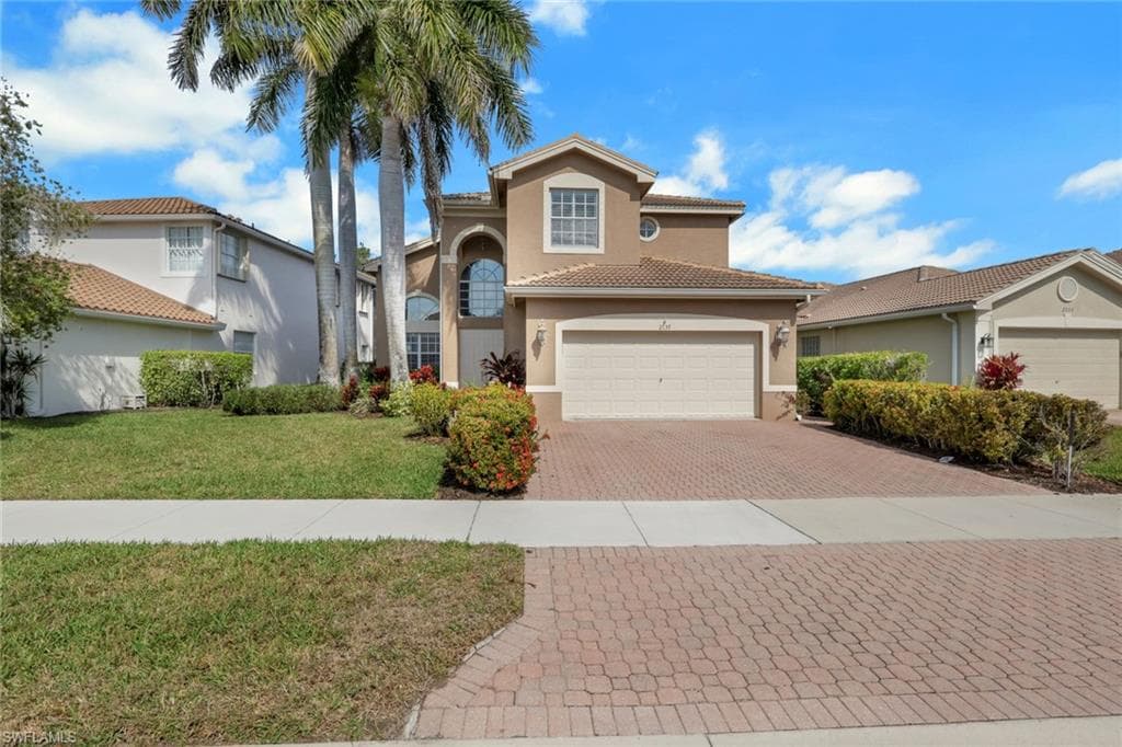 2137 Isla De Palma CIR NAPLES, FL 34119