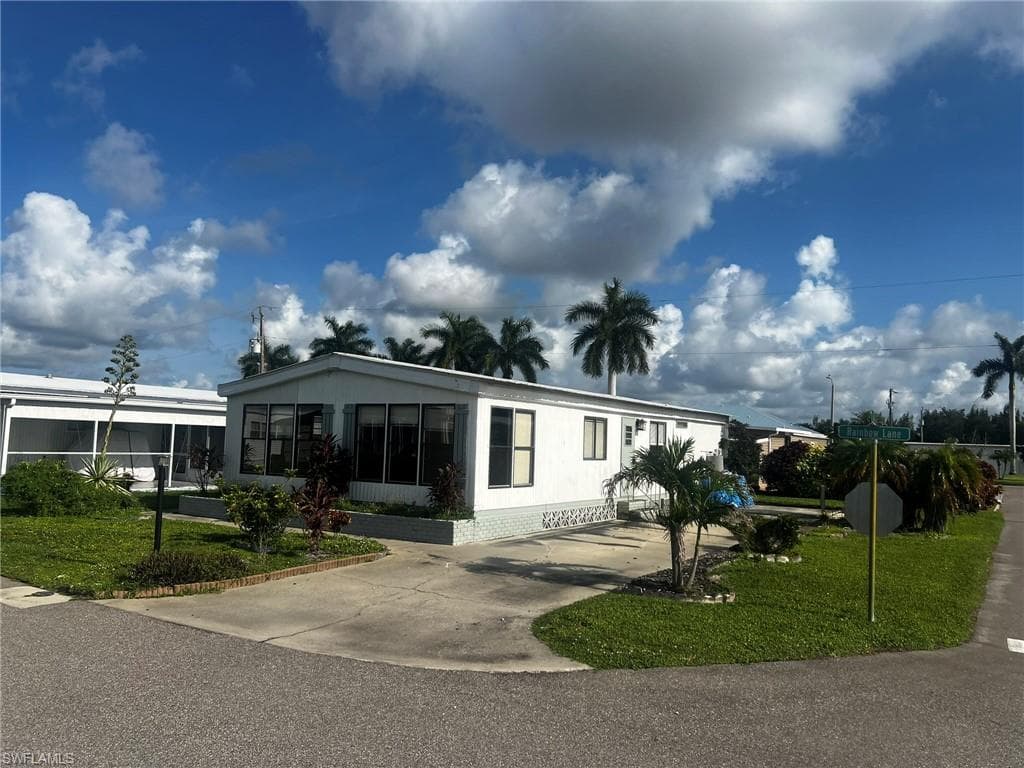 3357 Rainbow LN NORTH FORT MYERS, FL 33903