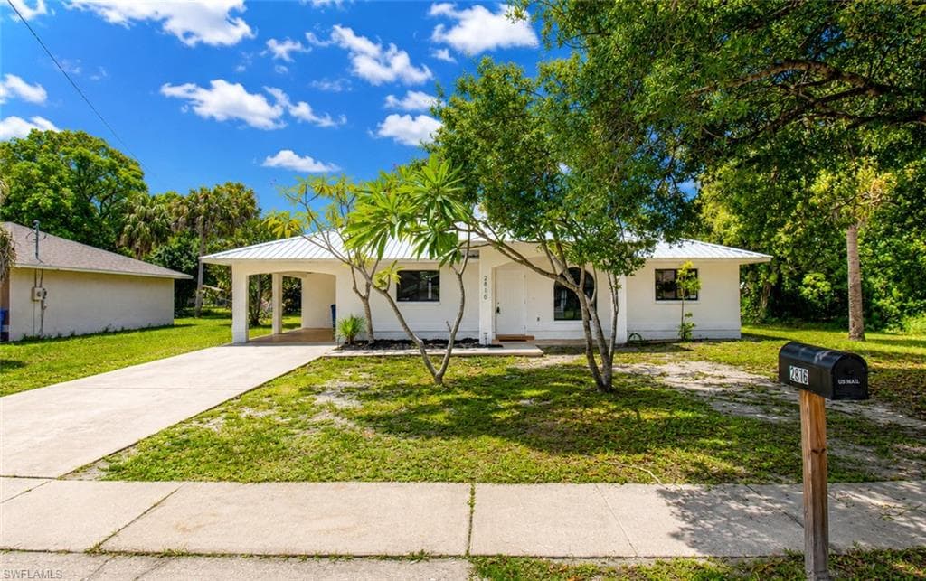 2816 Economy ST FORT MYERS, FL 33916