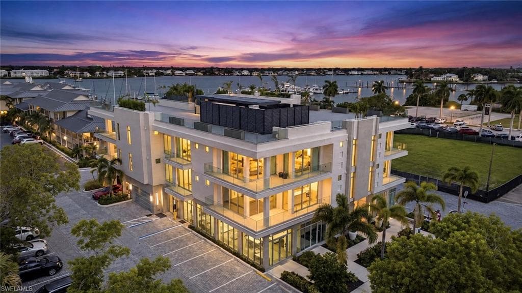 1165 8TH ST S #202 NAPLES, FL 34102