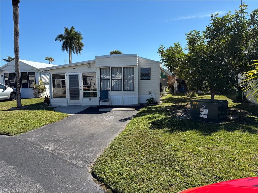 9 Jade DR NAPLES, FL 34114