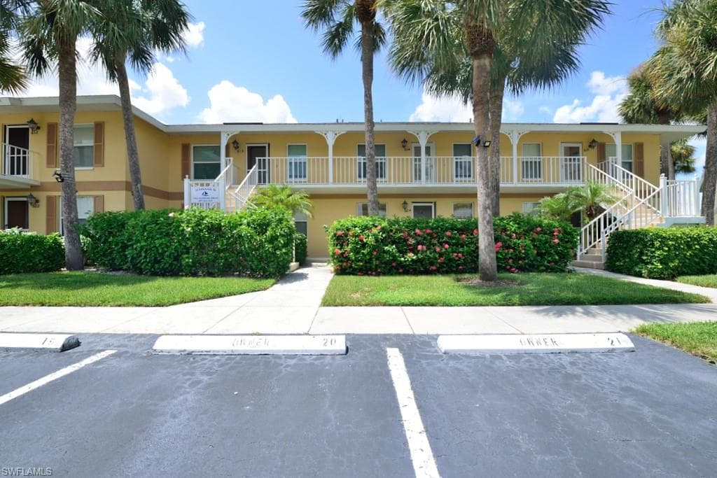 1165 Mainsail DR 603 NAPLES, FL 34114