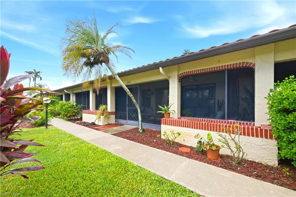 2041 Pine Isle LN 2041 NAPLES, FL 34112