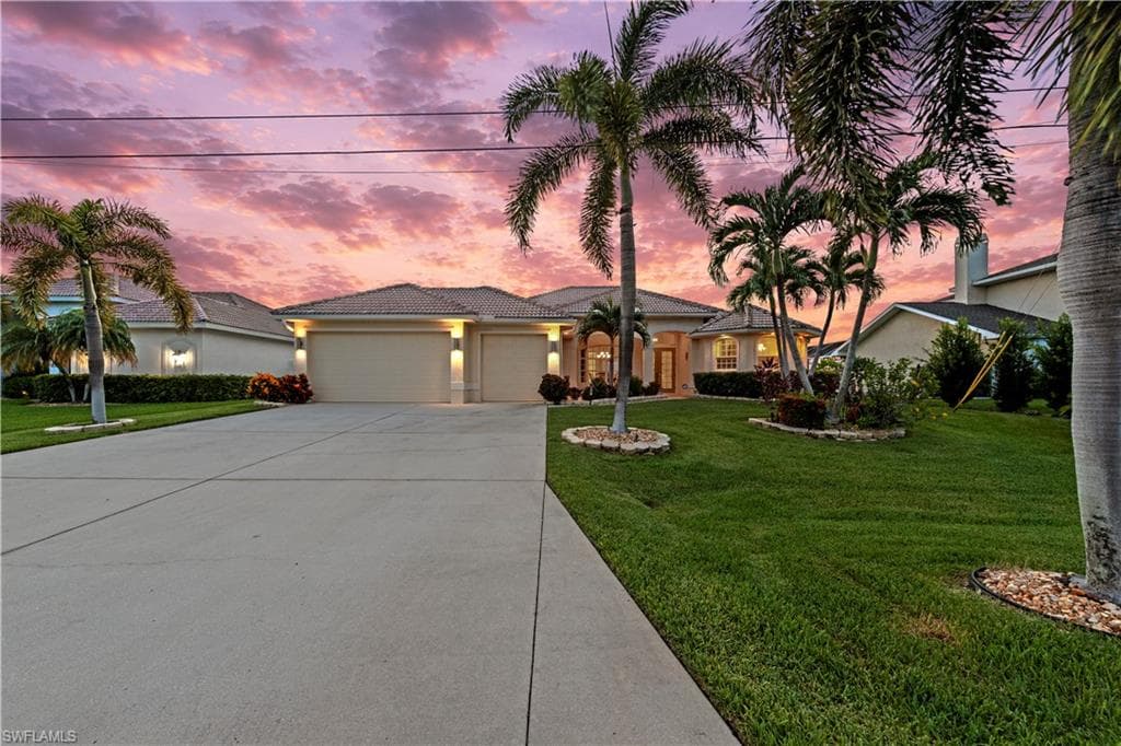2506 Retunda PKWY W CAPE CORAL, FL 33904