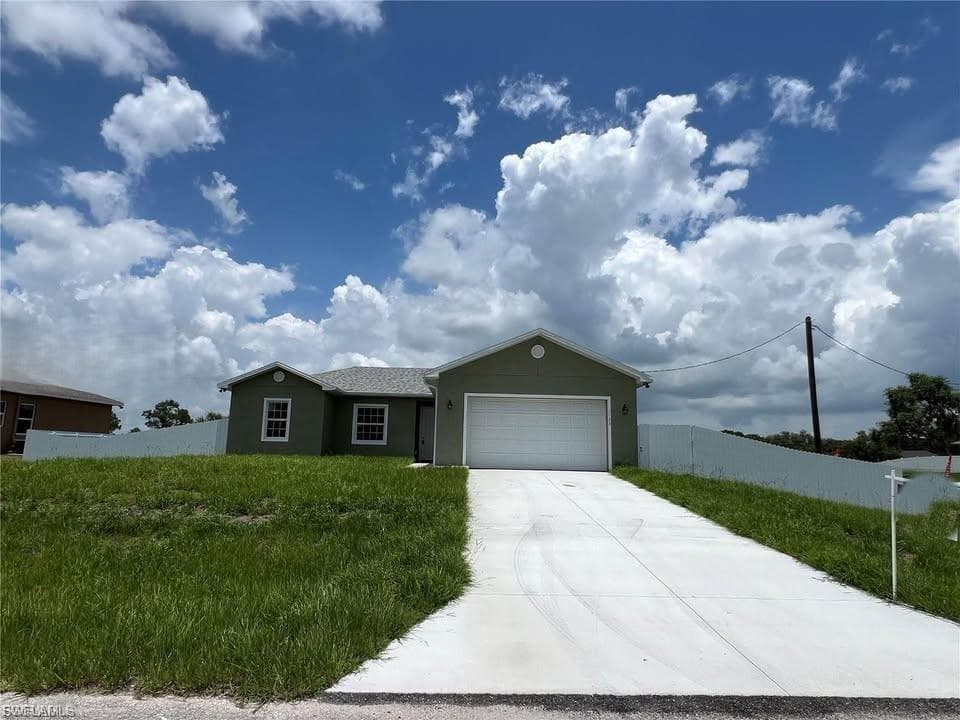 1133 Leader ST LABELLE, FL 33935