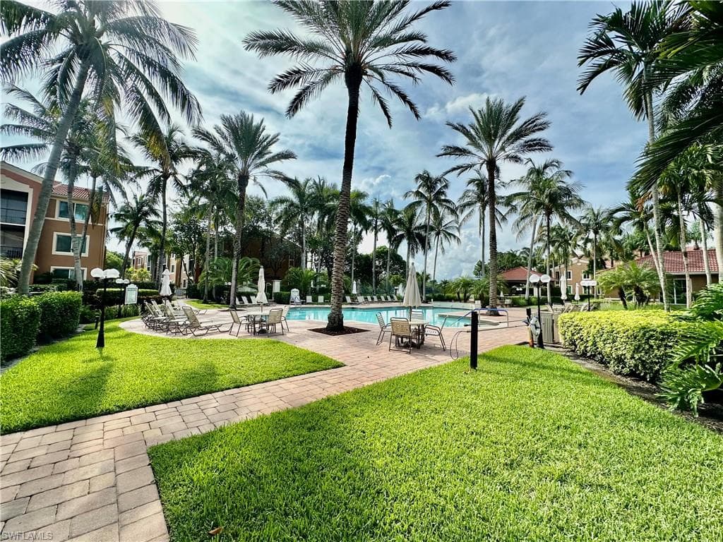 1230 Reserve WAY 304 NAPLES, FL 34105