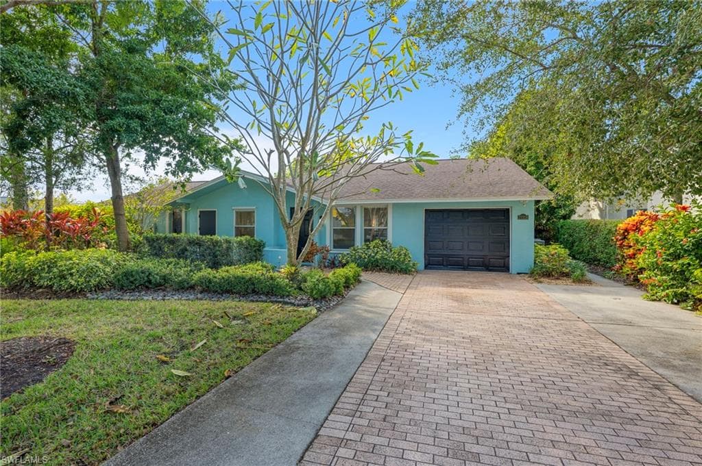 27218 Barefoot LN BONITA SPRINGS, FL 34135