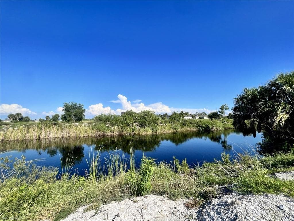 3833 NW 38th AVE CAPE CORAL, FL 33993