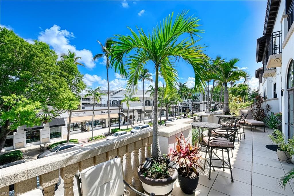 780 5th AVE S 203 NAPLES, FL 34102