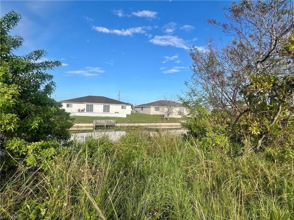1424 NE 9th AVE CAPE CORAL, FL 33909