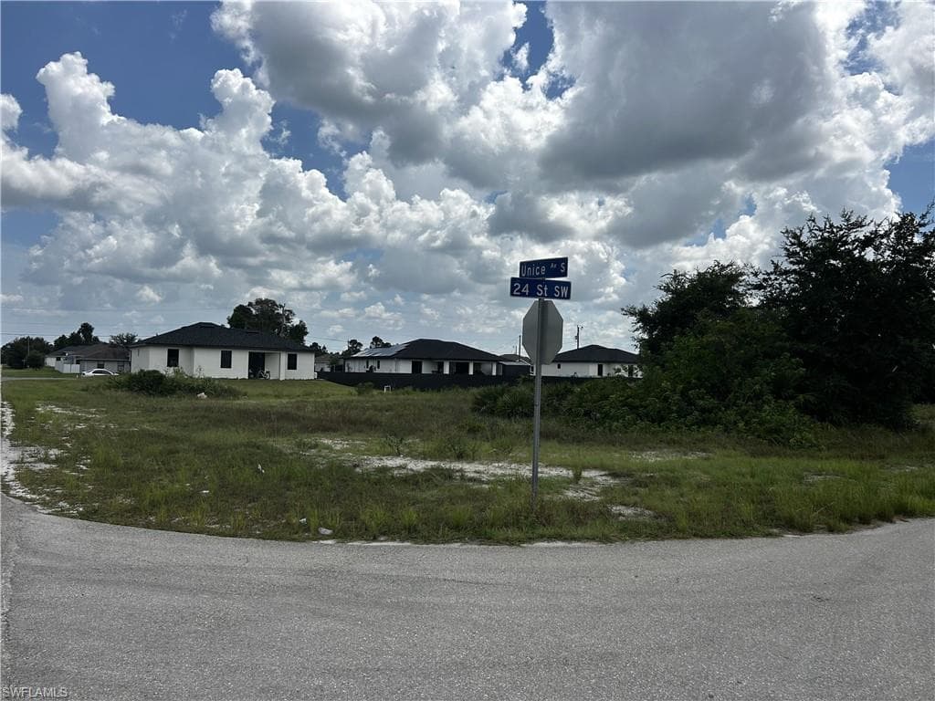 3601 24th ST SW LEHIGH ACRES, FL 33976