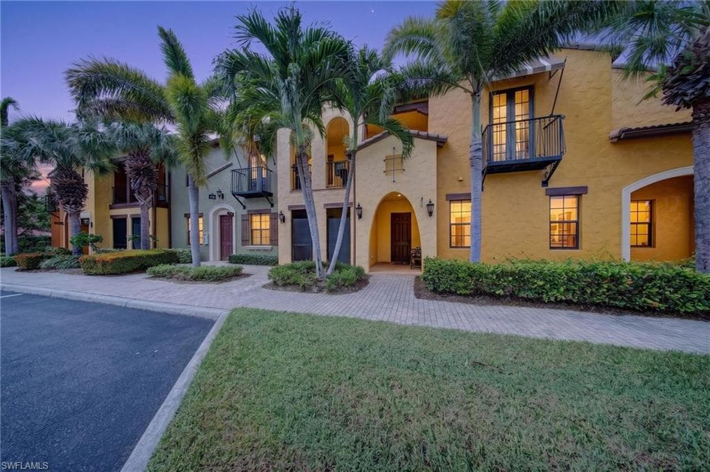 8965 Malibu LN 802 NAPLES, FL 34113
