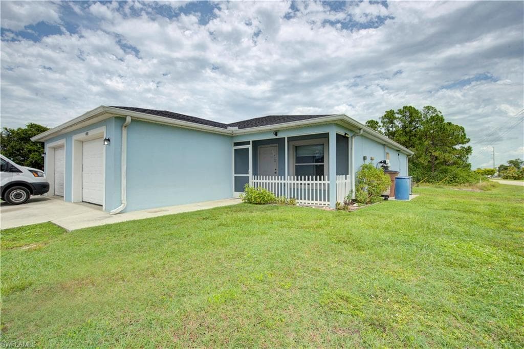 4402 Douglas LN LEHIGH ACRES, FL 33973