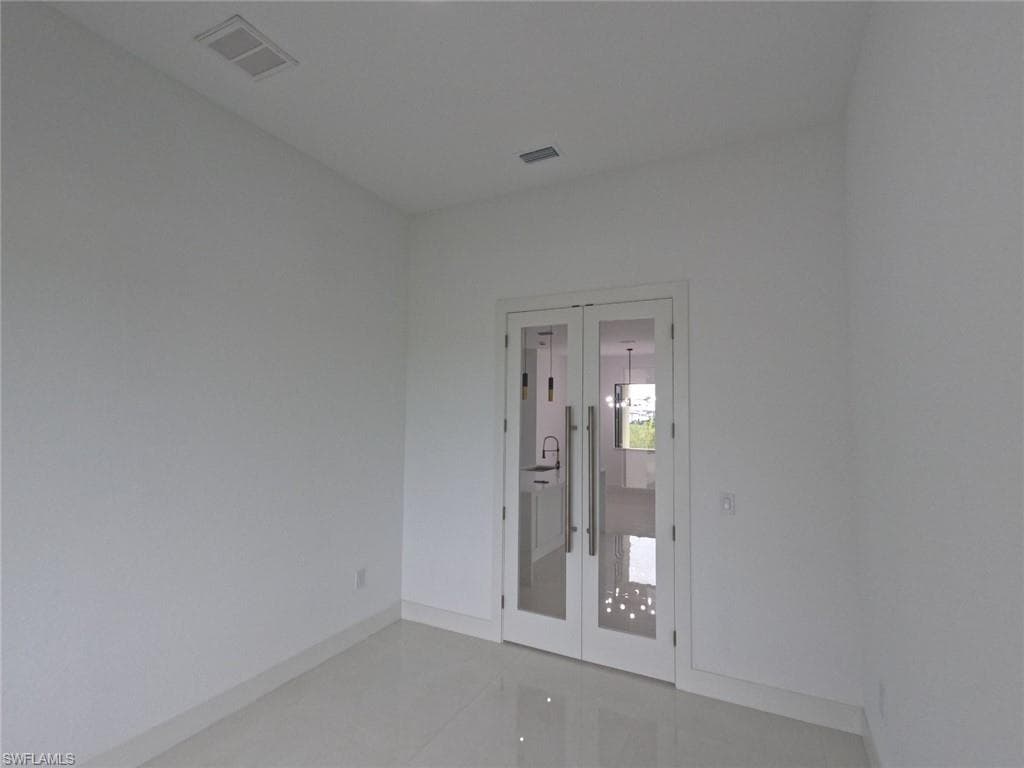 2423 6th ST CAPE CORAL, FL 33993