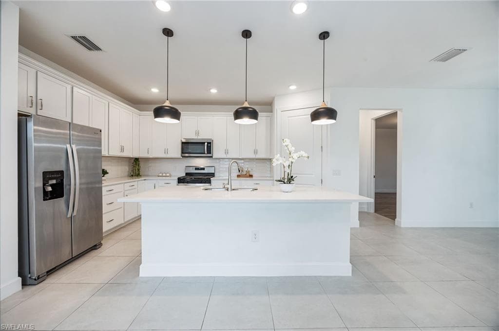 10335 Ventana LN NAPLES, FL 34120