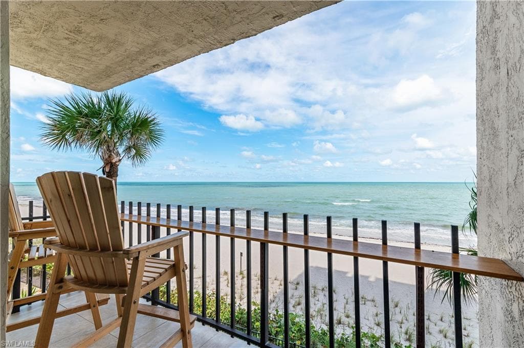 3399 Gulf Shore BLVD N 309 NAPLES, FL 34103