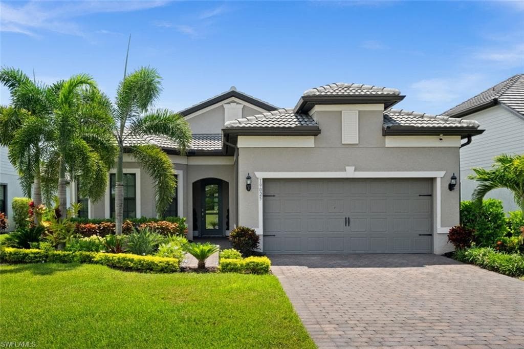 19025 Aqua Shore DR FORT MYERS, FL 33913