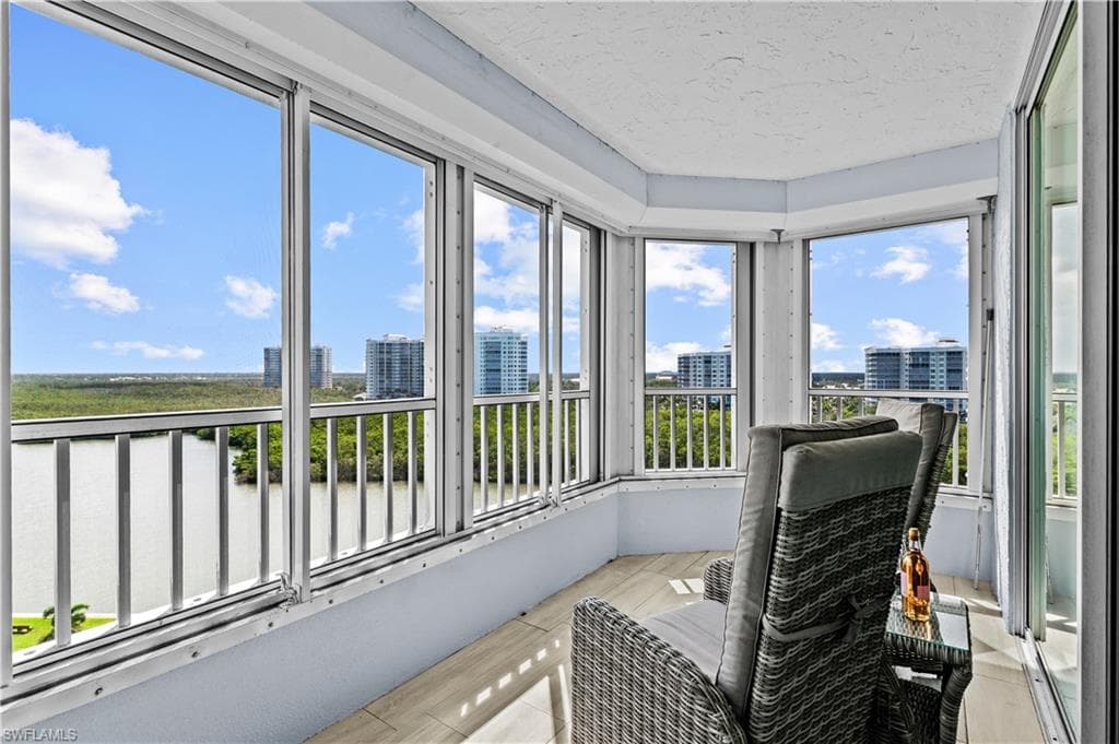21 Bluebill AVE 1006 NAPLES, FL 34108