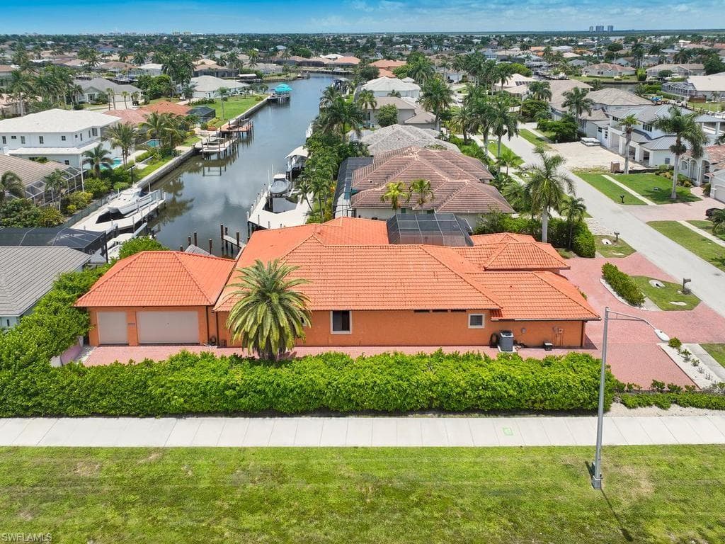 10 Anchor CT MARCO ISLAND, FL 34145