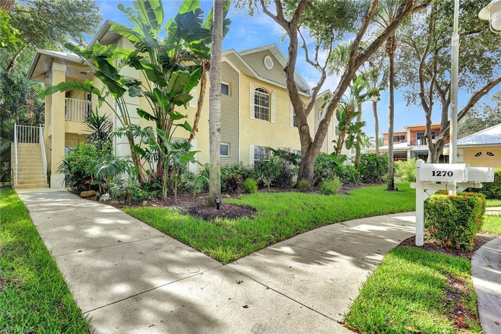 1270 Shady Rest LN 104 NAPLES, FL 34103