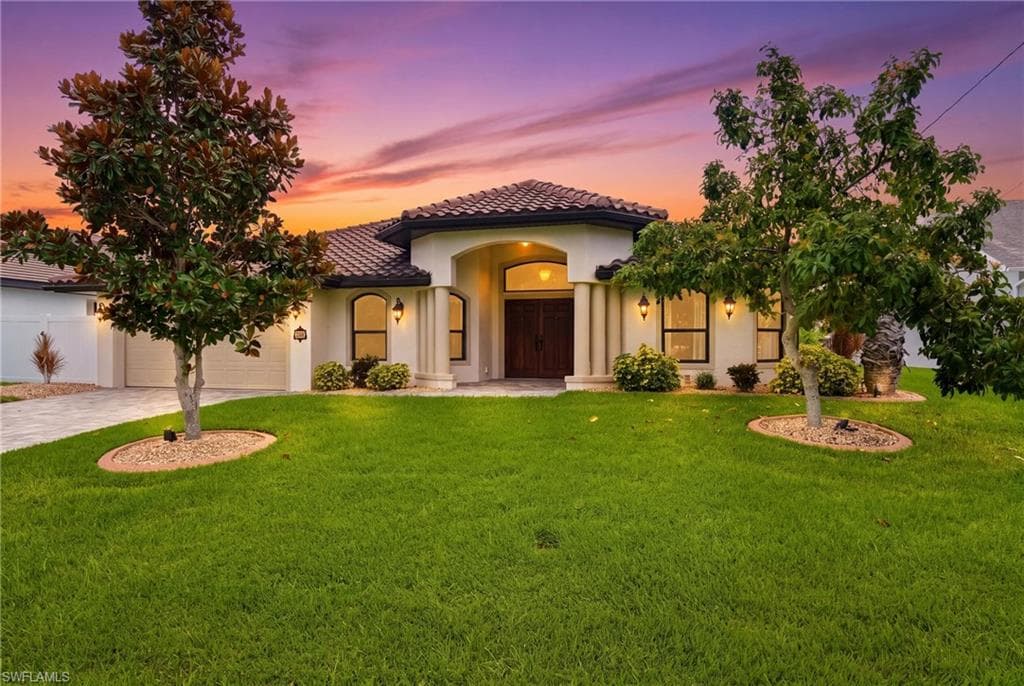 3221 SE 10th AVE CAPE CORAL, FL 33904