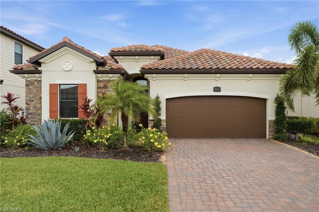 28004 Foxrock CT BONITA SPRINGS, FL 34135