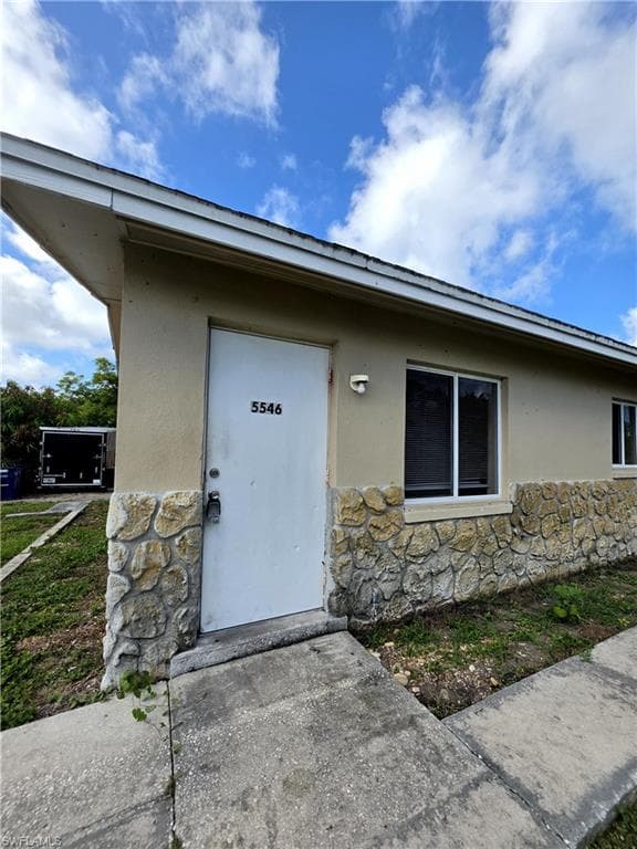 5546 6th AVE FORT MYERS, FL 33907