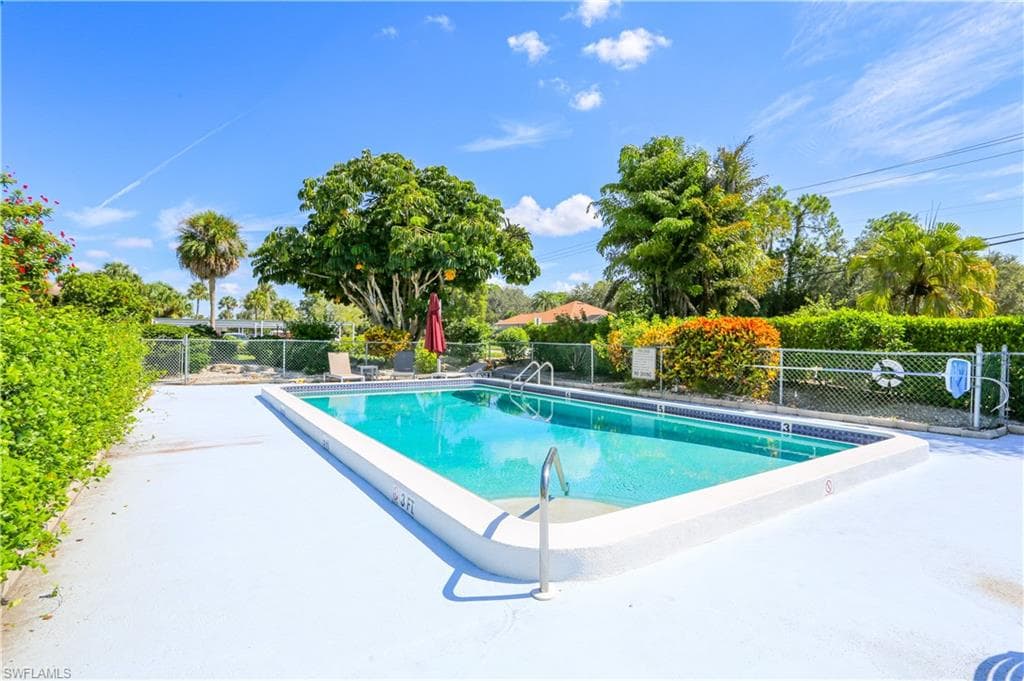 221 Cypress WAY E 201 NAPLES, FL 34110