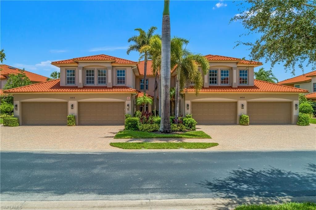 6434 Legacy CIR 401 NAPLES, FL 34113