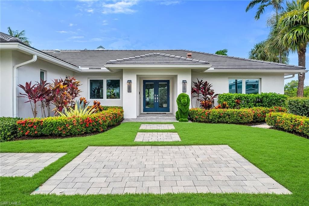 5215 Seashell AVE NAPLES, FL 34103
