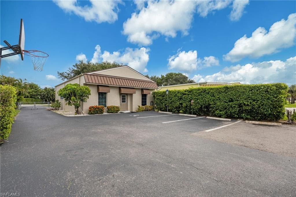 871 106th AVE N NAPLES, FL 34108