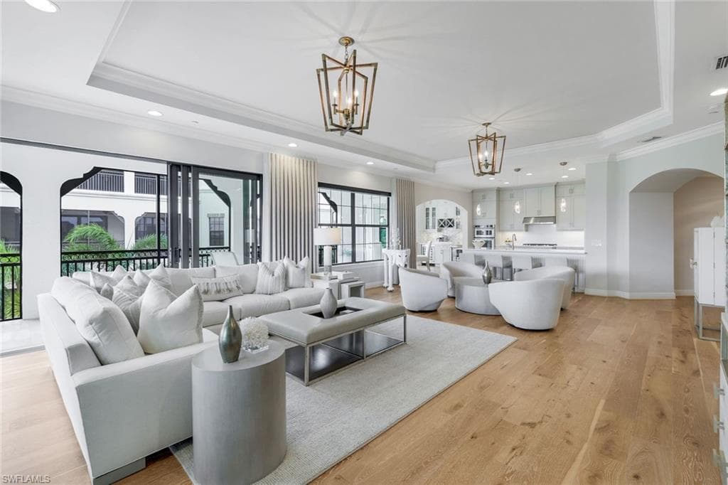 16391 Viansa WAY 202 NAPLES, FL 34110