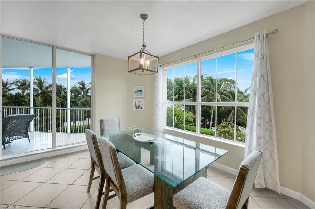 300 Dunes BLVD 203 NAPLES, FL 34110