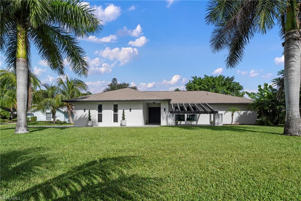 125 Westwood DR NAPLES, FL 34110