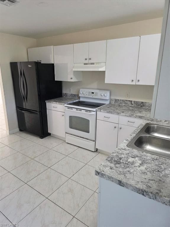 245 Meadow RD LEHIGH ACRES, FL 33973