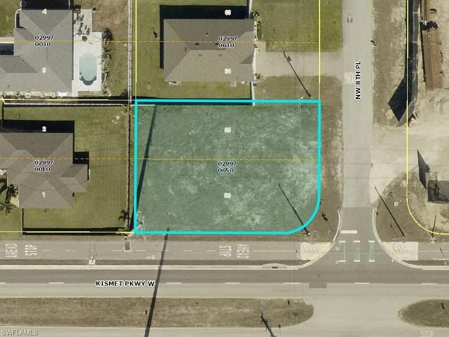 2400 NW 8th PL CAPE CORAL, FL 33993