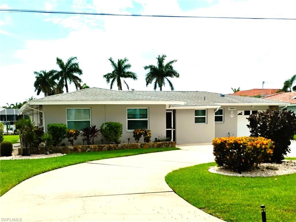 5240 Seminole CT CAPE CORAL, FL 33904