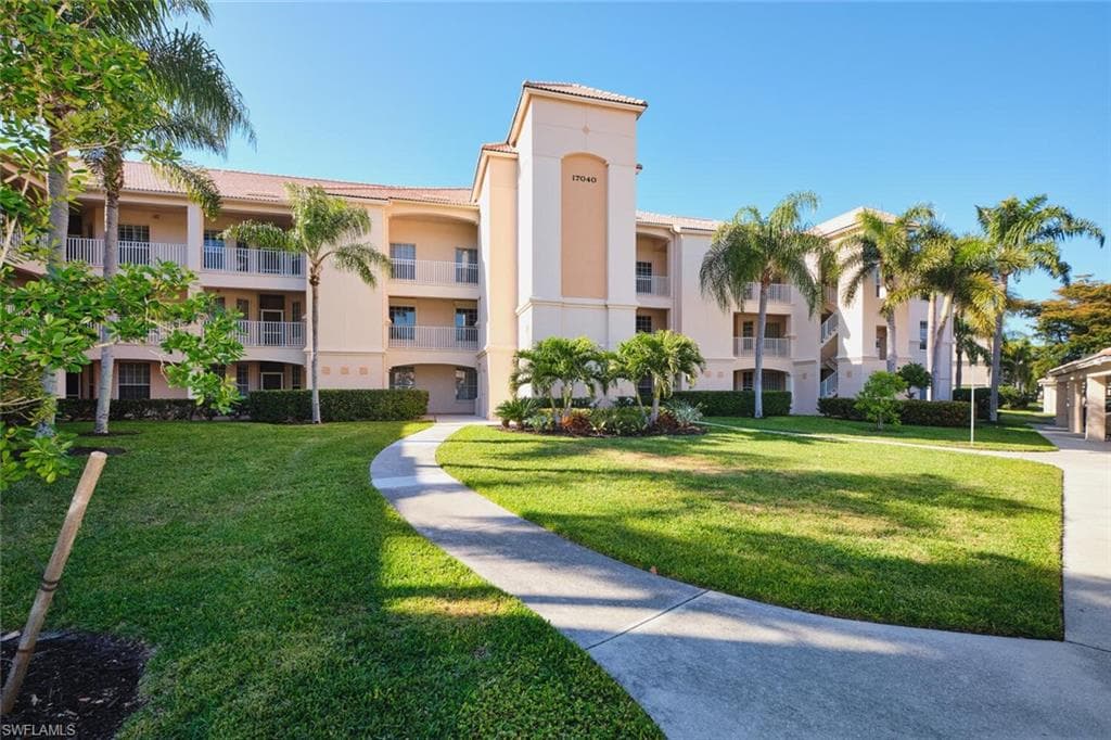 17040 Willowcrest WAY 301 FORT MYERS, FL 33908