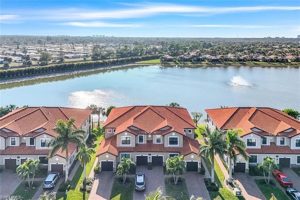 26213 Palace LN 202 BONITA SPRINGS, FL 34135