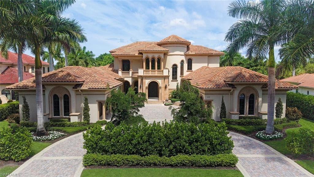 2581 ESCADA DR NAPLES, FL 34109