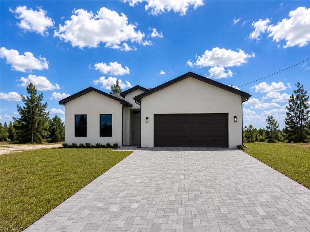 2220 39th TER CAPE CORAL, FL 33909