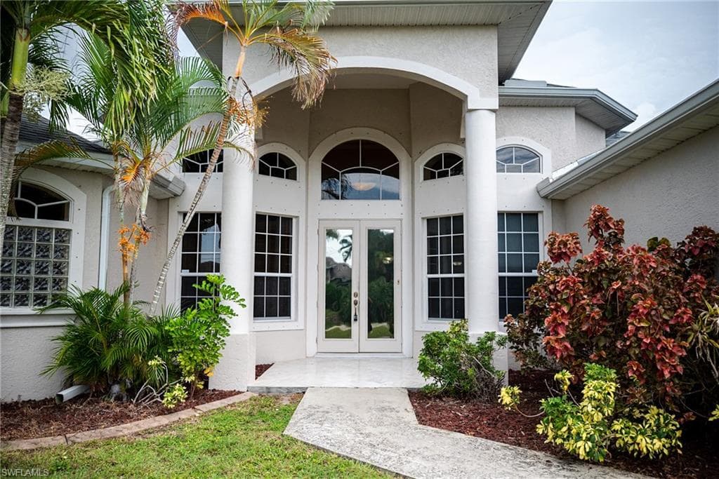 3323 SW 27th PL CAPE CORAL, FL 33914