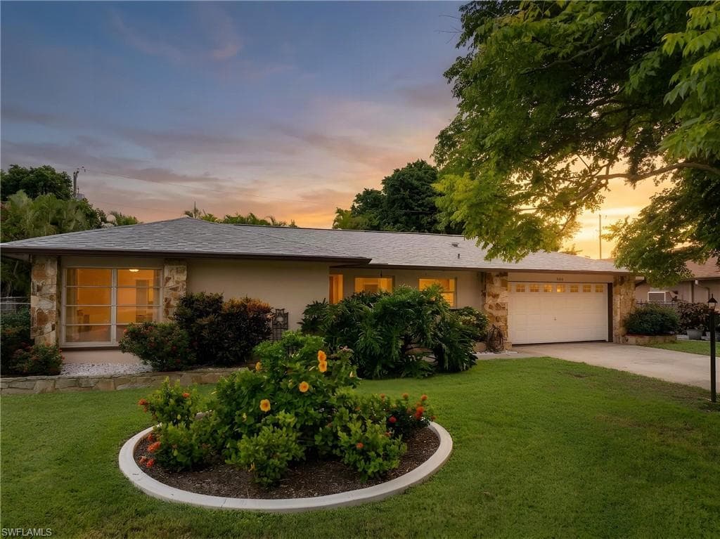 1330 SE 44th TER CAPE CORAL, FL 33904