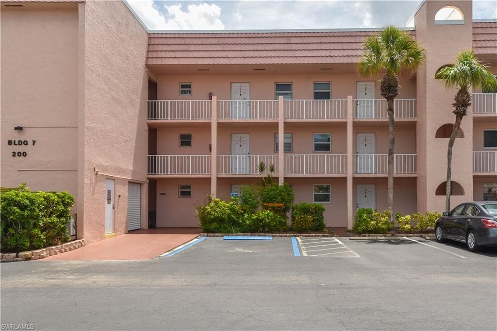 200 Turtle Lake CT 108 NAPLES, FL 34105