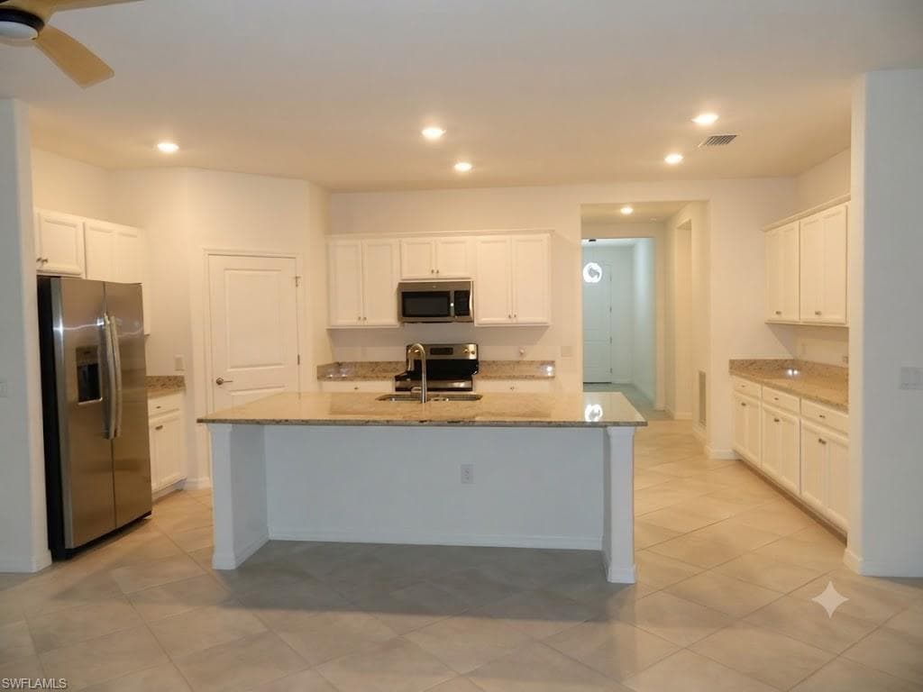 3426 Menores WAY FORT MYERS, FL 33905
